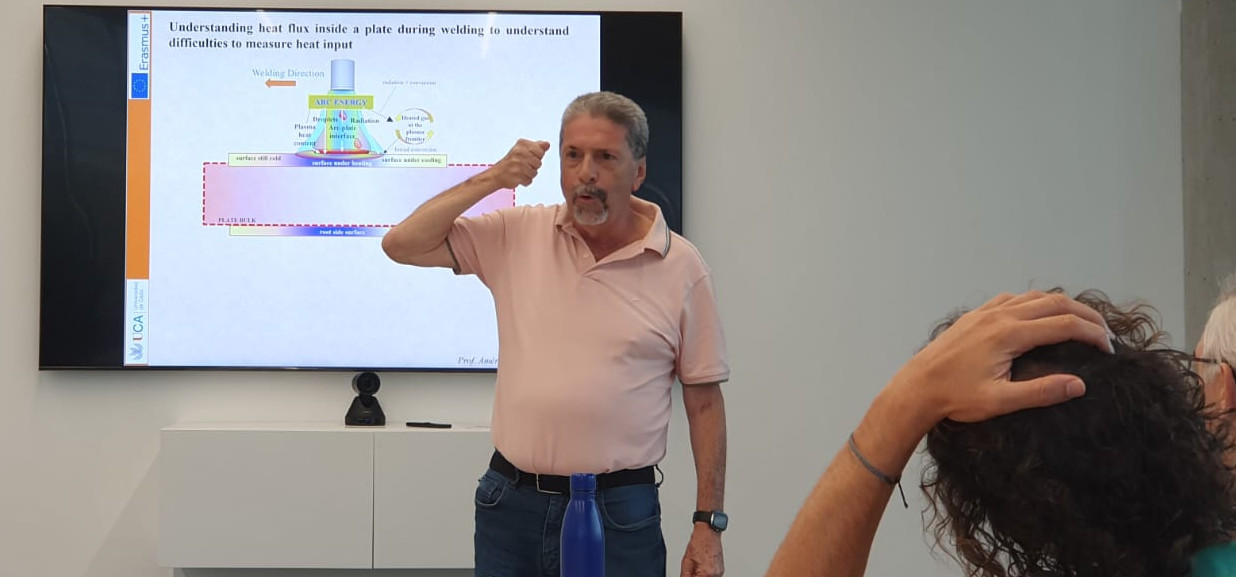 El profesor Americo Scotti visita el Smart Manufacturing Lab